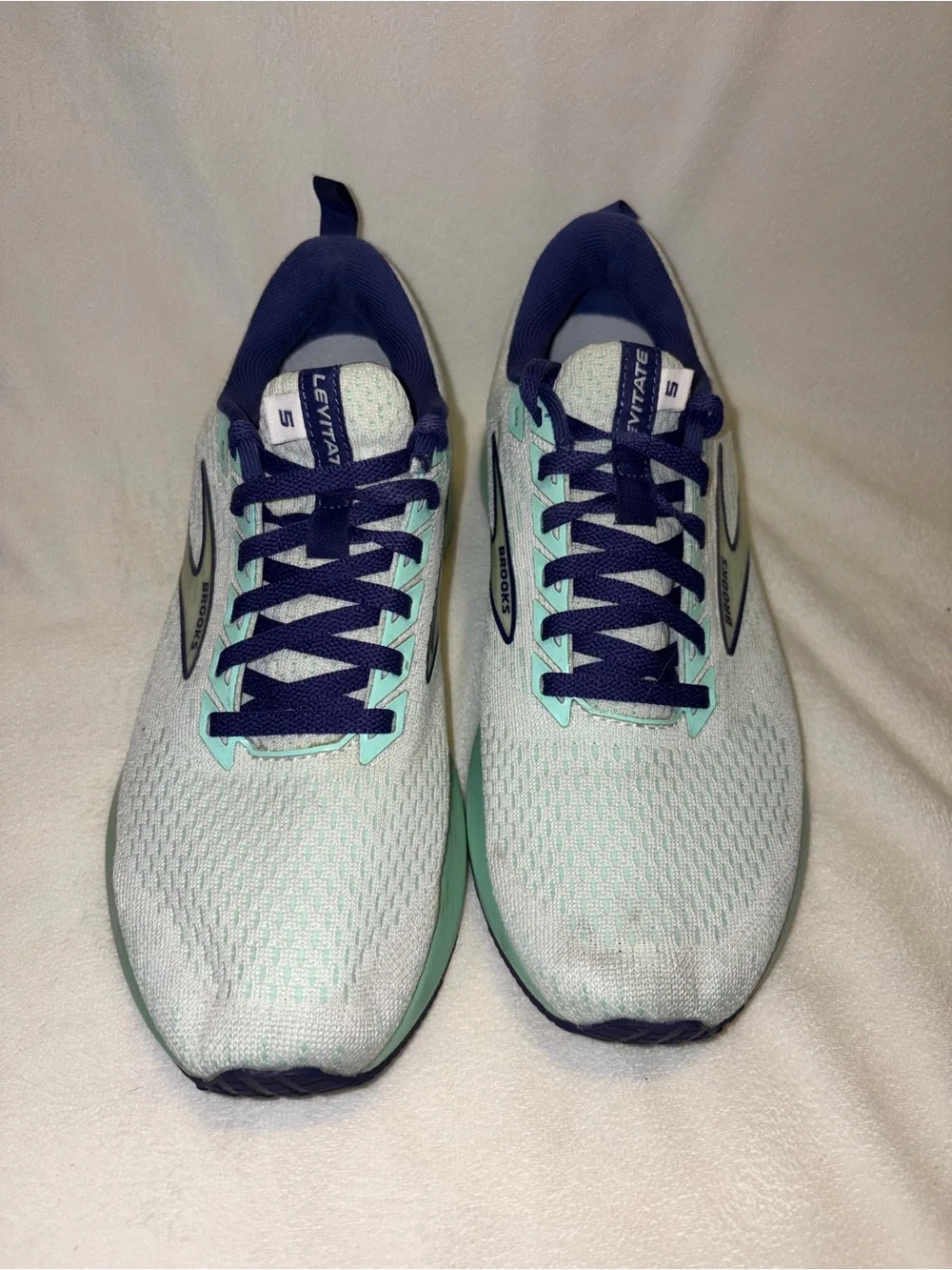 Brooks Levitate Running Shoes -Green & Navy women size 8.5